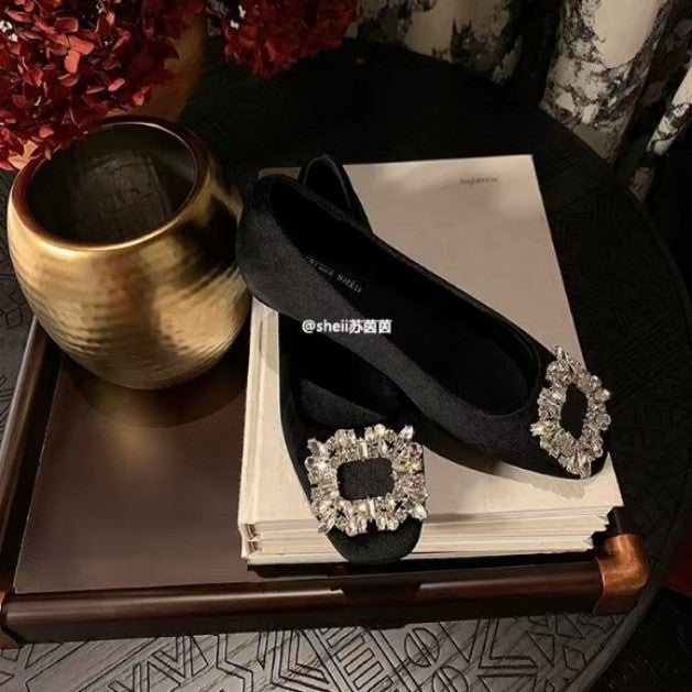 2025 Su Yinyin has the same year-end dinner~ square head diamond buckle shallow mouth velvet versatile flat-soled single shoes women's commuter shoes wedding