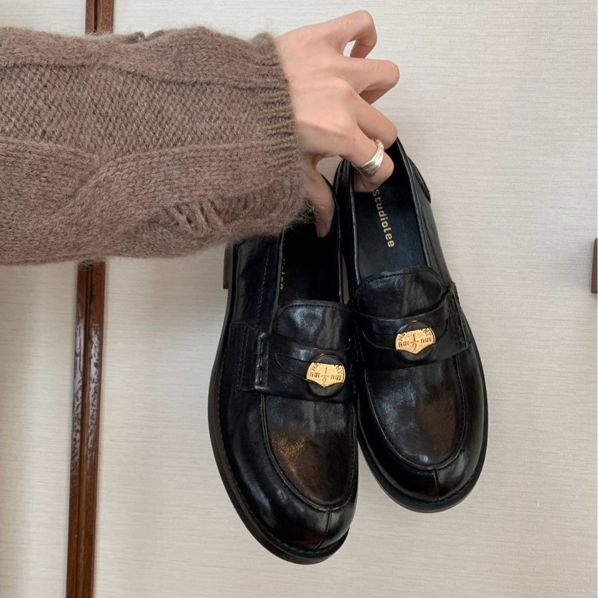 2025 Cowhide version~ Xingshengda shoes make old horse leather retro polished small gold coins thick heel loafers women's small leather shoes
