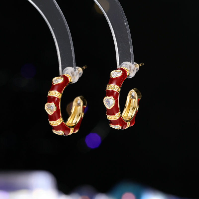 2025 S925 Silver Needle Niche Simple Earrings High Sense Design Sense Love C-shaped Circle Hot Sale Ankola Red Earrings