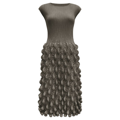 2025 summer new spot bubble pleated long dress slim pleated women's clothing solid color niche handmade sleeveless dress