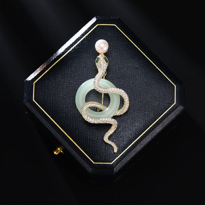 2025 New Chinese style freshwater pearl high-end snake brooch light luxury zodiac animal pin suit coat accessories