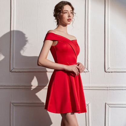 2025 Evening dress women's high-end high-end temperament socialites banquet small people with one-word shoulders can usually wear short dresses
