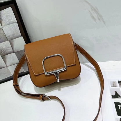 Della popular new shoulder messenger bag vertical butt bag EP palm pattern cowhide silver buckle peach hip bag 062