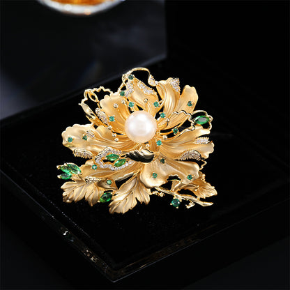 2025 Rich and elegant peony flower brooch freshwater pearl light luxury high-end fashion banquet dress flower brooch accessories