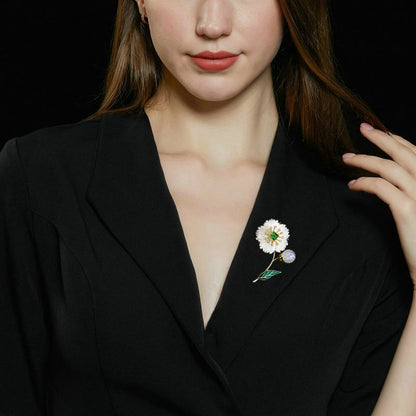 2025 Retro Chinese style elegant temperament cheongsam dress accessories corsage high sense natural fritillary shell flower brooch