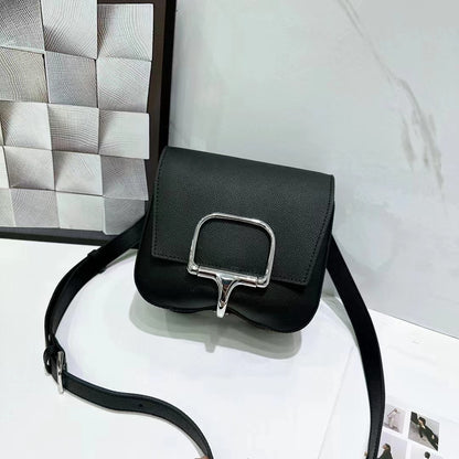 Della popular new shoulder messenger bag vertical butt bag EP palm pattern cowhide silver buckle peach hip bag 062
