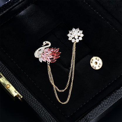 2025 High-end animal corsage niche design British chain pin light luxury fashion elegant swan fringed brooch