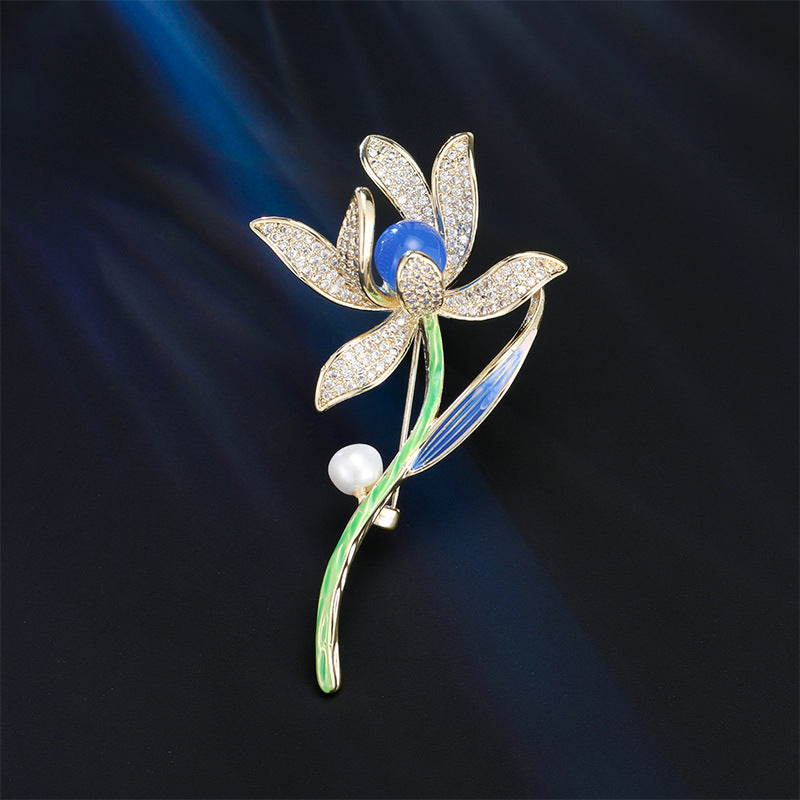 2025 Guochao light luxury micro-inlaid copper zircon magnolia brooch fashion versatile suit shawl corsage freshwater pearl pin