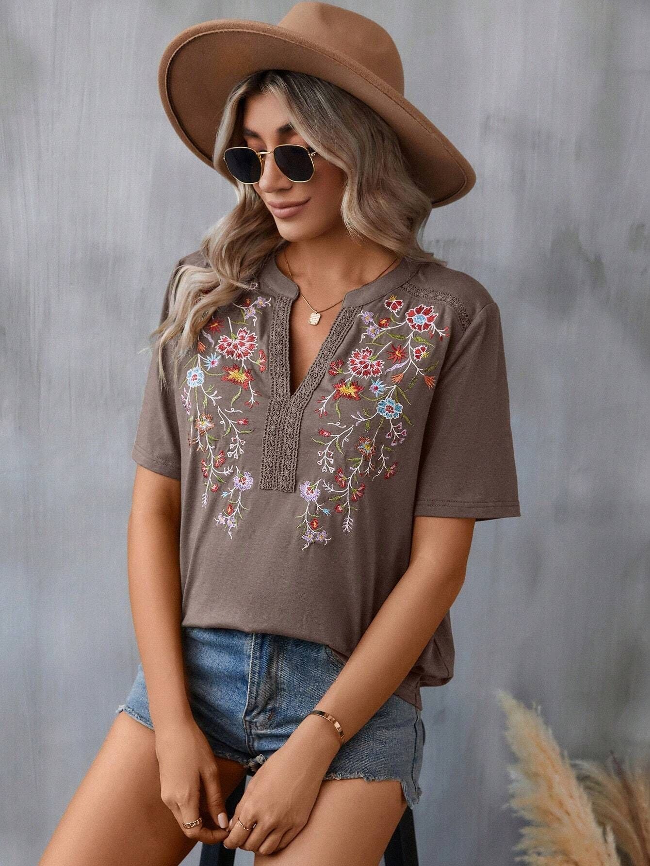 2025 Popular, ,  New summer new fashion 10,000-needle embroidered splicing lace lace top women's T