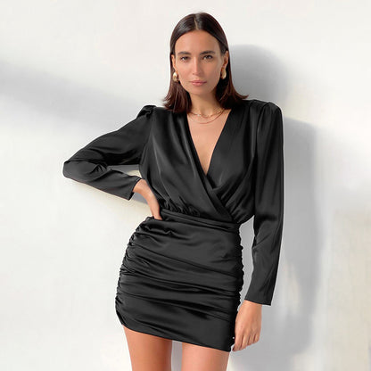 2025 light and sexy V-neck hip skirt design pleated slim dress women's autumn and winter commuter women's clothing