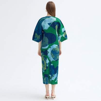 2025 Miyake new geometric printing seven-quarter sleeve round neck loose Korean version dress women's pleated temperament A-shaped skirt