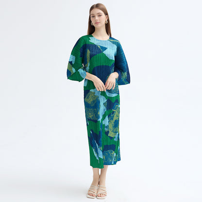 2025 Miyake new geometric printing seven-quarter sleeve round neck loose Korean version dress women's pleated temperament A-shaped skirt