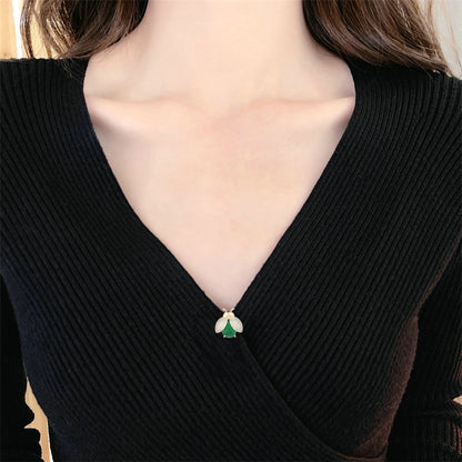 2025 Korean version of the new clothing trendy fixed cardigan anti-light multi-purpose small brooch small suit collar beetle spike needle