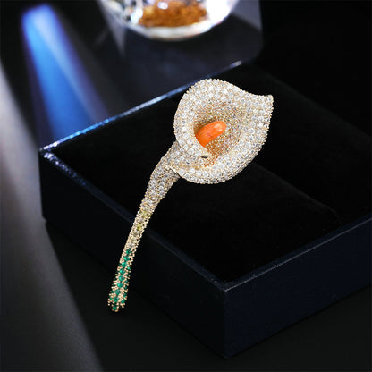 2025 High-end sense of elegance, temperament, corsage, niche design sense, zircon pin, a calla lily brooch, suit accessories