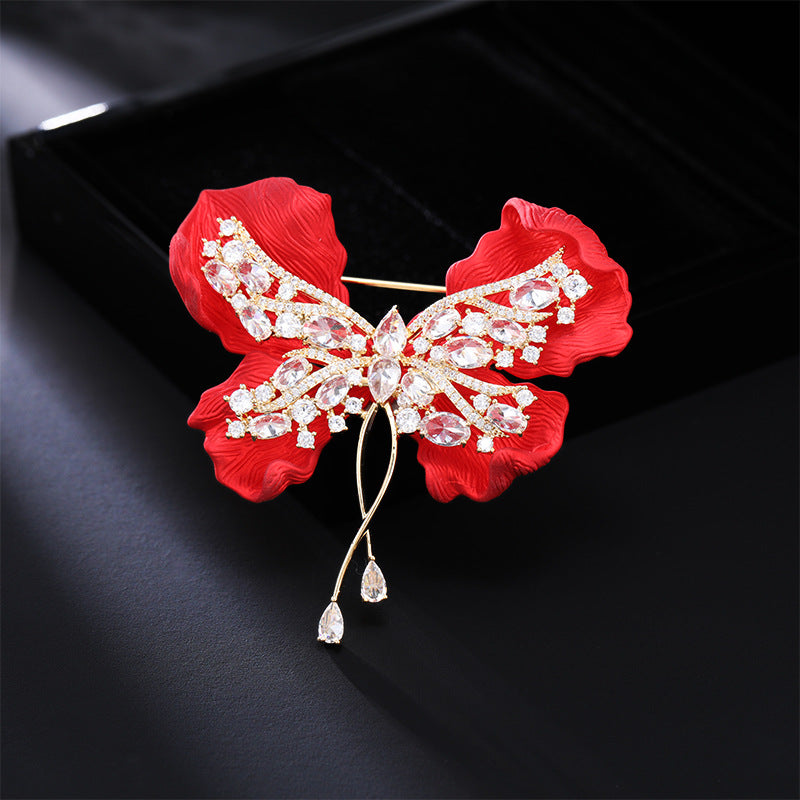 2025 High-end New luxury corsage heavy industry zircon three-dimensional design sense suit coat pin Red leaf butterfly brooch