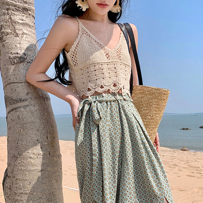2025 Small suspender vest for women's summer wear Bohemian seaside beach vacation top knitted loose and sexy inside