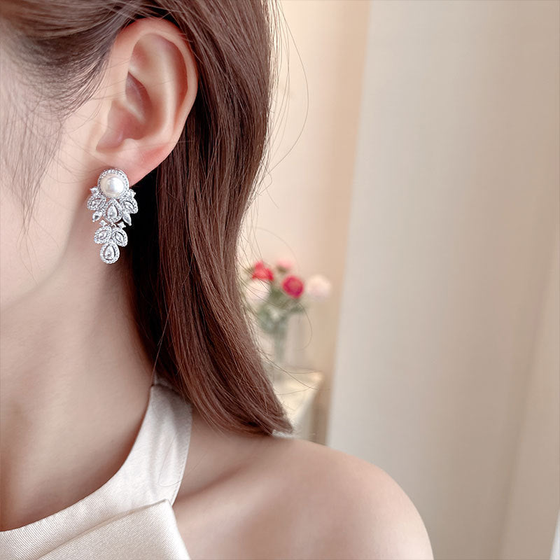 2025 Cross-border hot-selling pearl zircon water drop leaf earrings,  light luxury heavy industry earrings, fashion versatile earrings wholesale