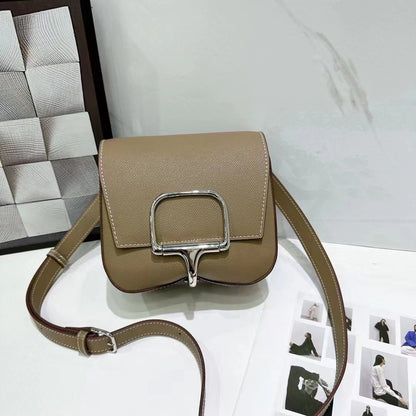 Della popular new shoulder messenger bag vertical butt bag EP palm pattern cowhide silver buckle peach hip bag 062