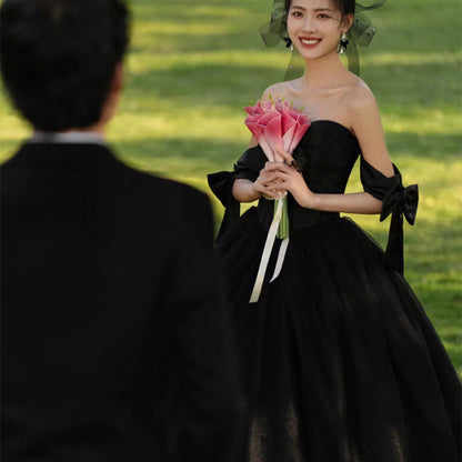 Black main wedding dress 2025 new studio photography photo clothing Hepburn wind light gauze travel banquet dress