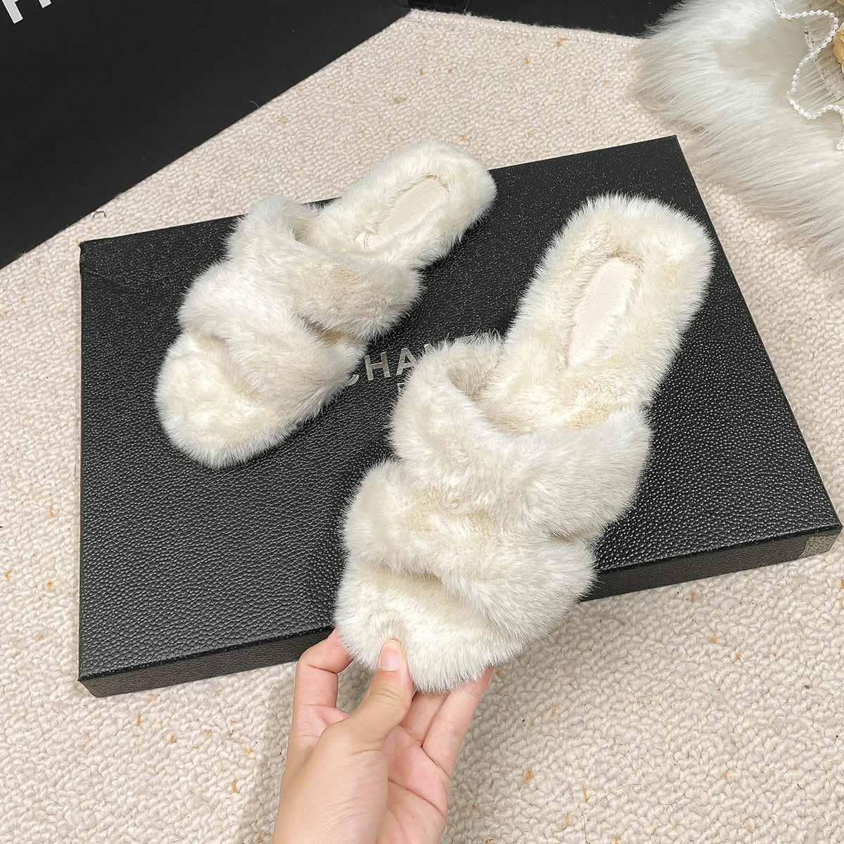 jinran 2024 Winter New Women's Plush Slippers Fashionable Design Flip-flops Black Mules Ladies' Casual Flat Shoes White Work Shoes