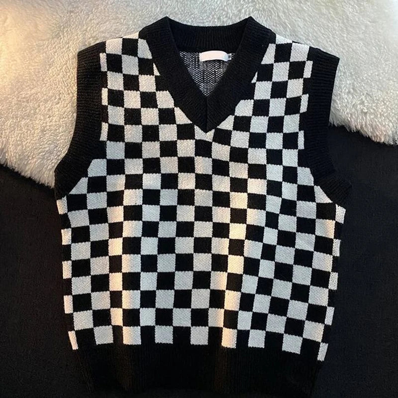 Black White Checkerboard Plaid Print Vest Sweater Autumn Winter V Neck Men Preppy Style Harajuku Fashion Casual Oversize Knitted